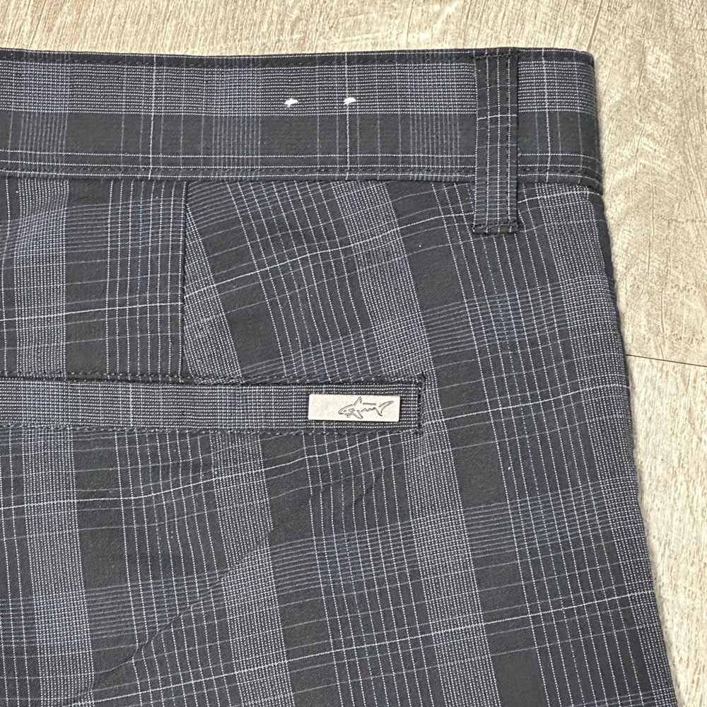 Men's Greg Norman Golf 38 Large Chino Khakis Shorts Black Stretch Grip Waistband - Picture 6 of 8